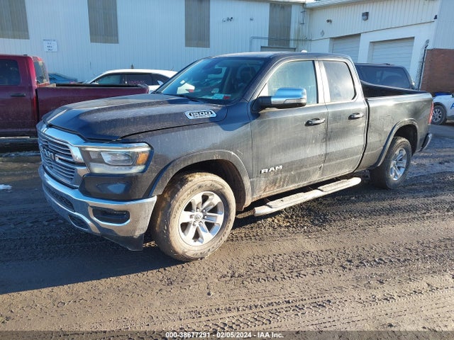 RAM 1500 Laramie Quad Cab 4x4 6'4 Box 2020 1C6SRFDT1LN263151 Image 2