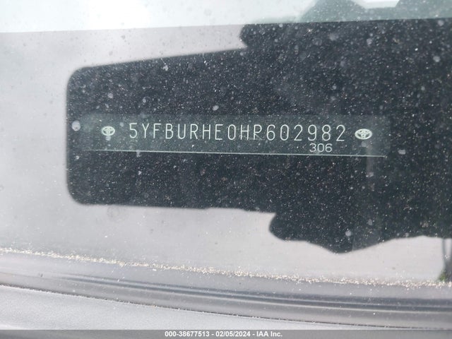 Toyota COROLLA SE 2017 5YFBURHE0HP602982 Image 9