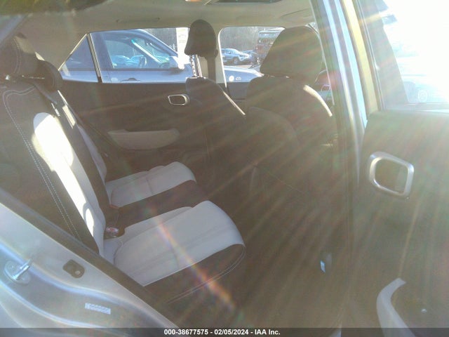Hyundai Venue Sel 2023 KMHRC8A33PU230913 Image 8