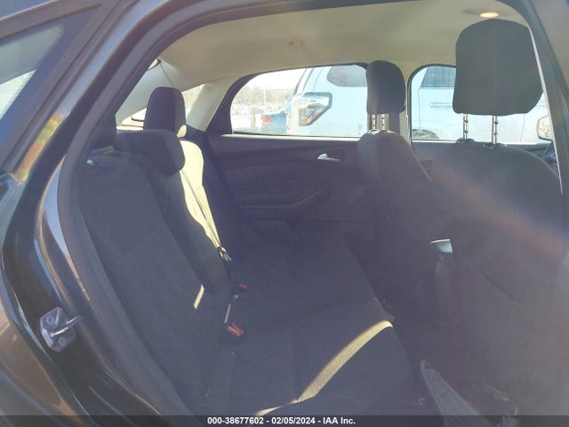 1FADP3F25GL337852 Ford FOCUS SE