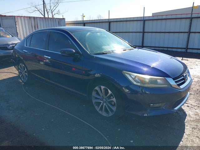 2015 1HGCR2F52FA066765 main image