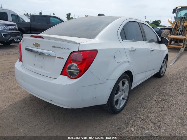Chevrolet Sonic Ltz Auto 2015 1G1JE5SB1F4112351 Image 4