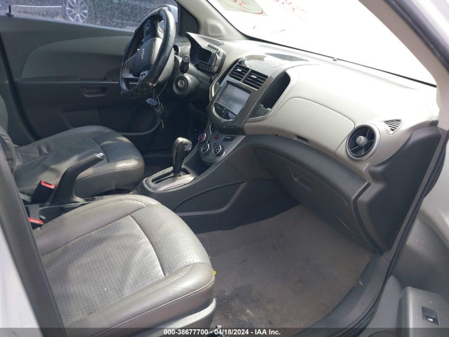 Chevrolet Sonic Ltz Auto 2015 1G1JE5SB1F4112351 Image 5
