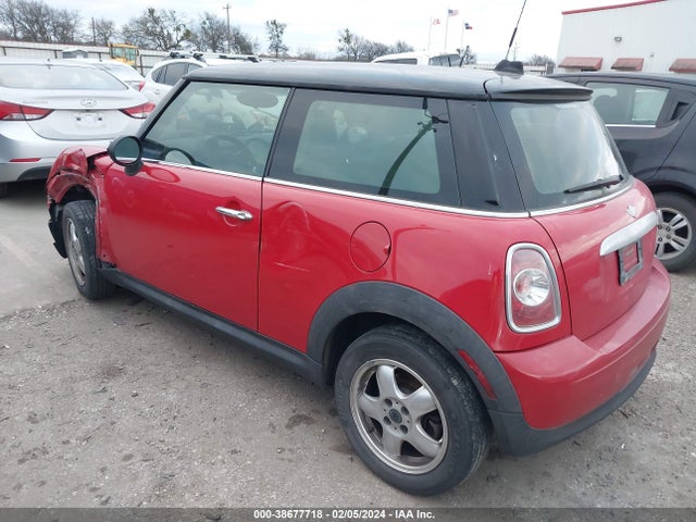 2011 MINI COOPER WMWSU3C5XBT183041 Photo 2