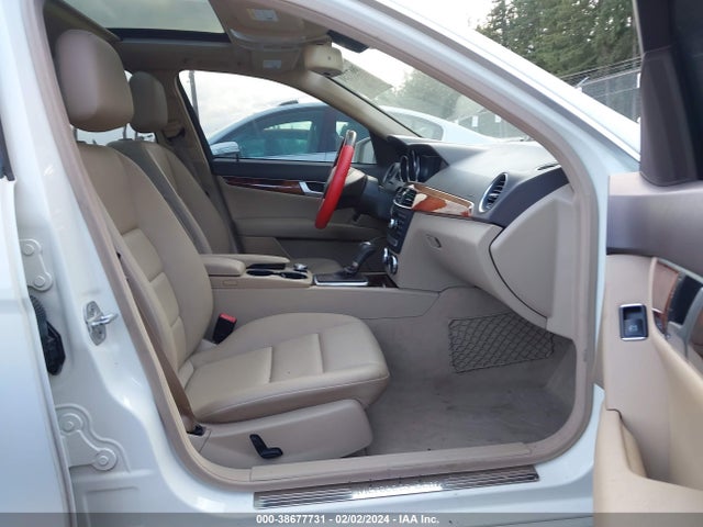2012 MERCEDES-BENZ C 250 LUXURY/SPORT VIN: WDDGF4HB5CR228530