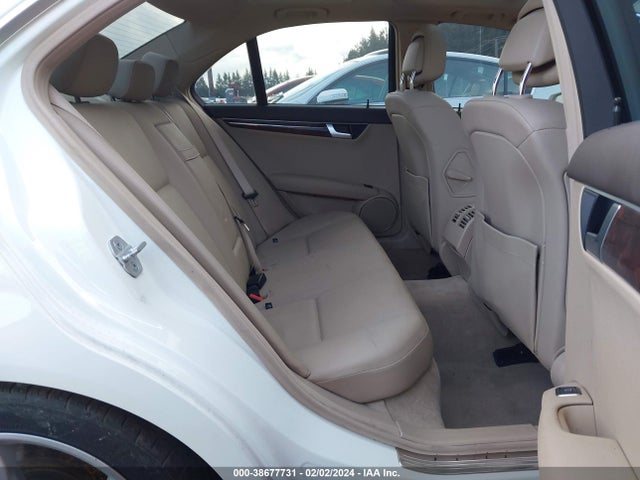 2012 MERCEDES-BENZ C 250 LUXURY/SPORT VIN: WDDGF4HB5CR228530