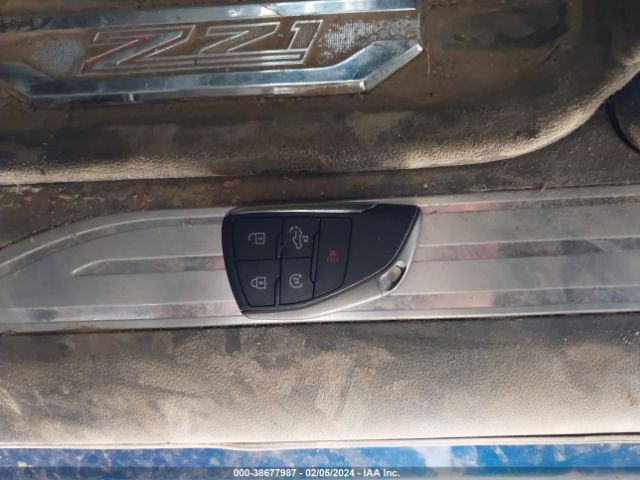 1GCUDEEDXNZ582528 Chevrolet Silverado 1500 4wd  Short Bed Rst