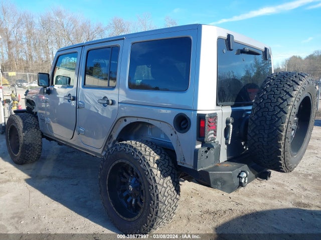 1C4BJWEG3HL619572 Jeep Wrangler Unlimited Sahara 4x4