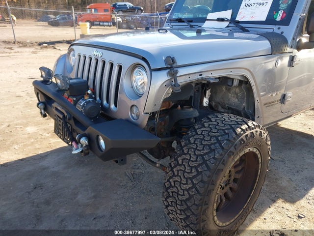 1C4BJWEG3HL619572 Jeep Wrangler Unlimited Sahara 4x4
