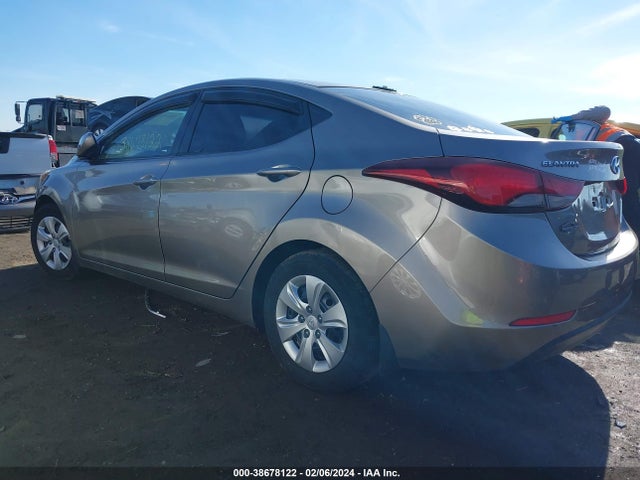 2016 HYUNDAI ELANTRA SE VIN: 5NPDH4AE4GH670594
