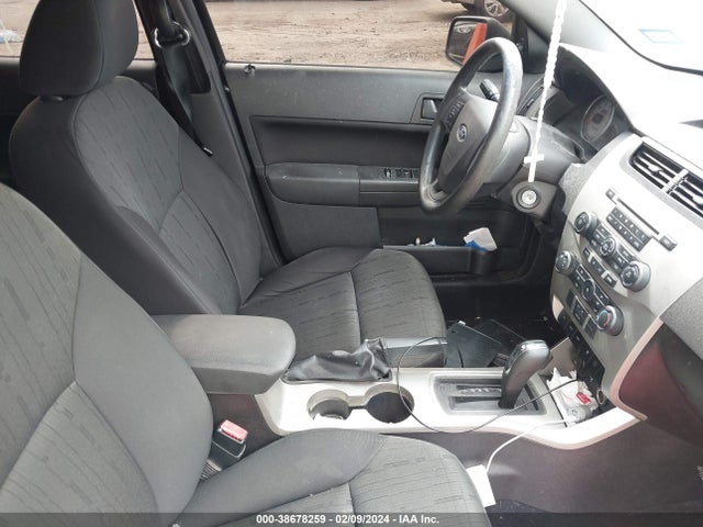 2010 FORD FOCUS SE VIN: 1FAHP3FN5AW153657