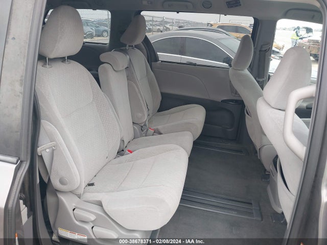 Toyota Sienna Le 8 Passenger 2018 5TDKZ3DC9JS944477 Image 8