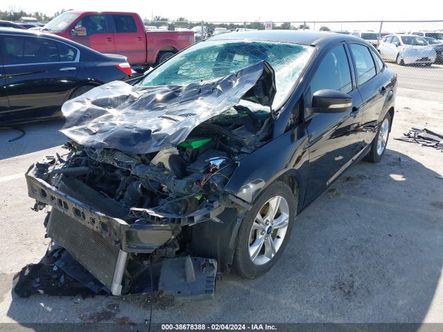 Ford FOCUS SE 2014 1FADP3F26EL208225 Image 2
