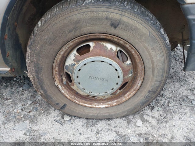 1986 TOYOTA CAMRY DLX VIN: JT2SV12E6G0385611