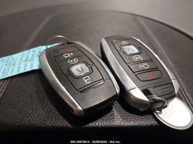 2LMPJ8L98KBL11259 Lincoln Nautilus Reserve