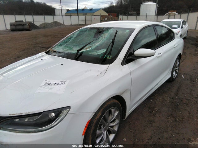 2015 CHRYSLER 200 S VIN: 1C3CCCBB2FN724602