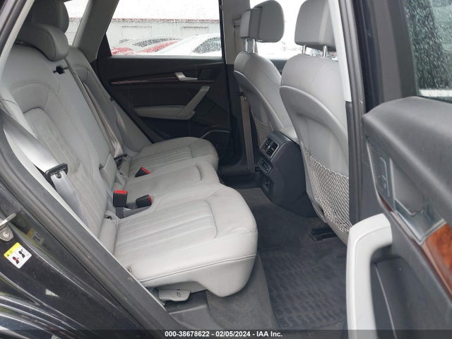 WA1BNAFY9J2064681 Audi Q5 2.0t Premium/2.0t Tech Premium