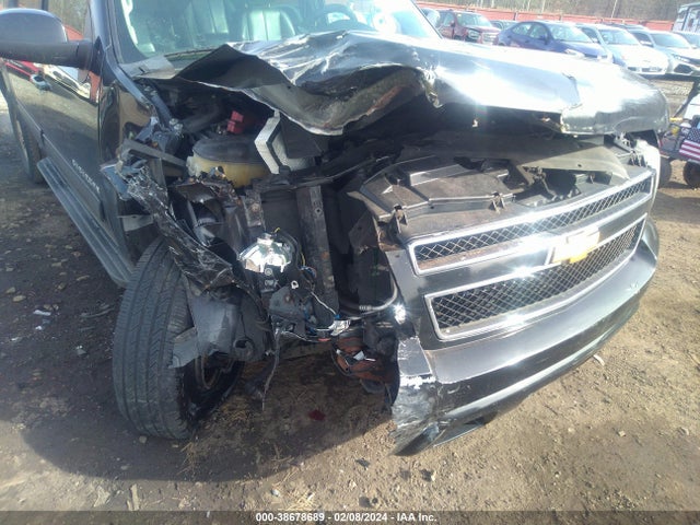 Chevrolet Suburban 1500 Lt 2014 1GNSKJE73ER203733 Image 6