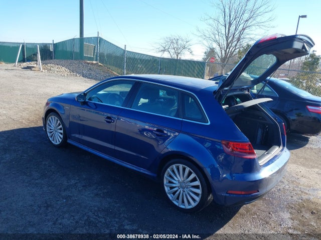 Audi A3 E-tron 1.4t Premium 2016 WAUTPBFF4GA050191 Image 3