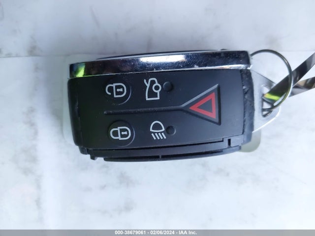 2011 JAGUAR XF SAJWA0GB7BLR93160 Photo 10