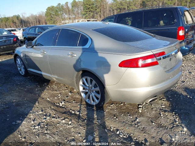 2011 JAGUAR XF SAJWA0GB7BLR93160 Photo 2