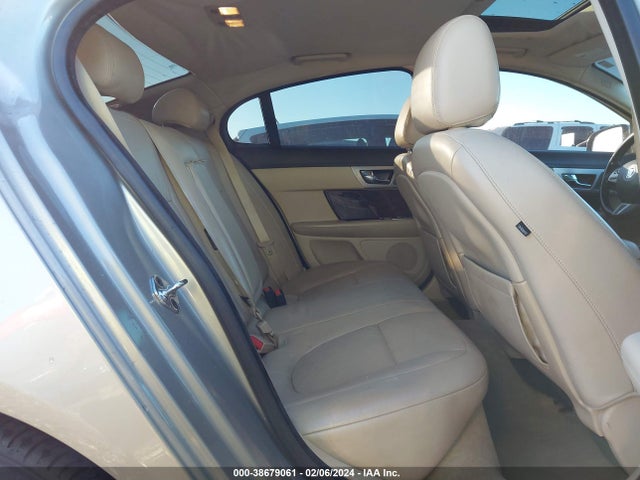 2011 JAGUAR XF SAJWA0GB7BLR93160 Photo 7