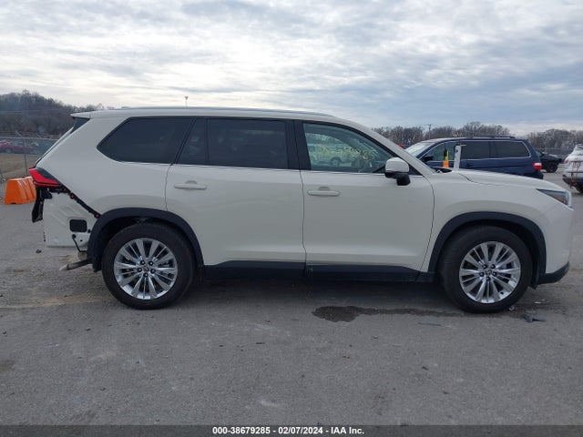 Toyota Grand Highlander Platinum 2024 5TDAAAB53RS011794 Image 13
