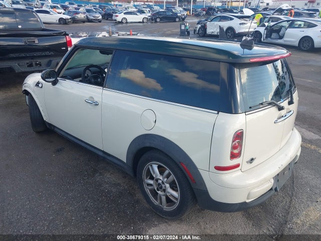 2013 MINI CLUBMAN WMWZF3C50DT490777 Photo 2