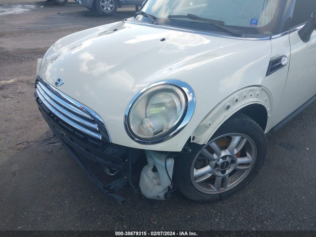 2013 MINI CLUBMAN WMWZF3C50DT490777 Photo 5