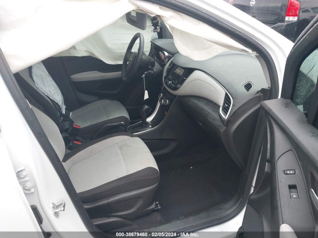 Chevrolet TRAX LS 2019 3GNCJKSB6KL275180 Image 5