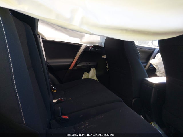 Toyota Rav4 Xle 2016 JTMWFREV7GJ075154 Image 8