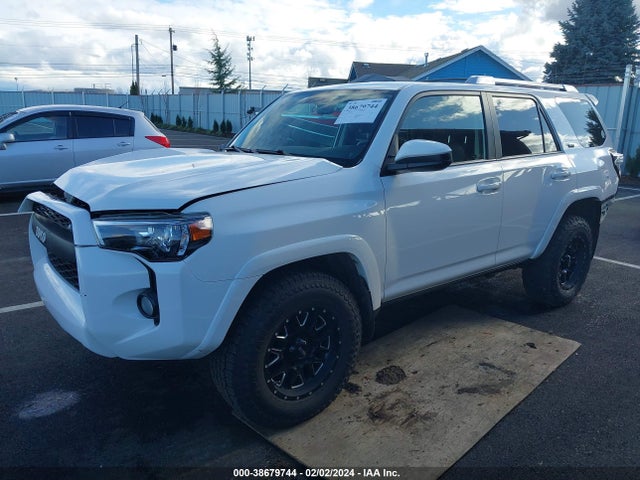 Toyota 4RUNNER SR5 2017 JTEBU5JR2H5406850 Image 2