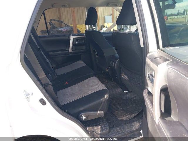 Toyota 4RUNNER SR5 2017 JTEBU5JR2H5406850 Image 8