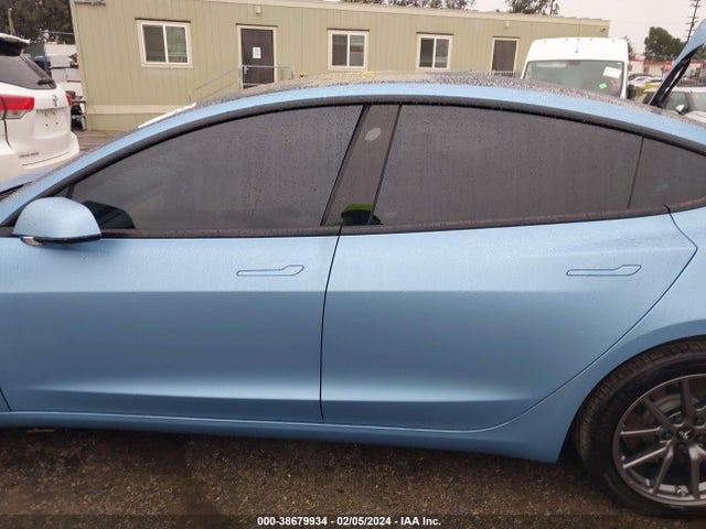 Tesla Model 3 Long Range/mid Range 2018 5YJ3E1EA6JF157590 Image 14