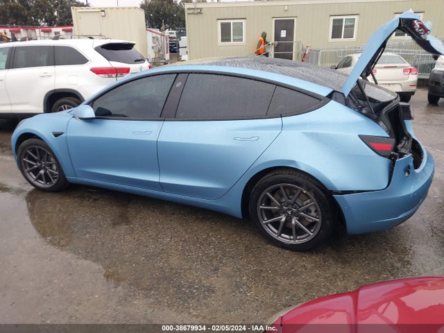 Tesla Model 3 Long Range/mid Range 2018 5YJ3E1EA6JF157590 Image 3