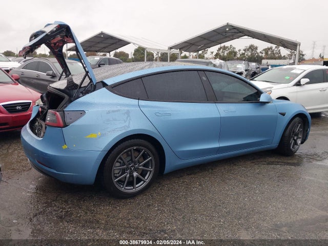 Tesla Model 3 Long Range/mid Range 2018 5YJ3E1EA6JF157590 Image 4
