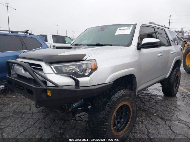 Toyota 4runner Trd Off Road 2021 JTEPU5JR2M5870883 Image 2