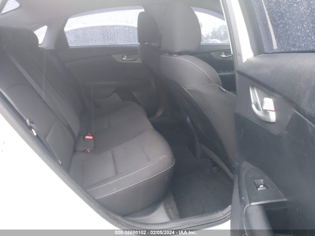 2019 KIA FORTE LXS VIN: 3KPF24AD4KE092883