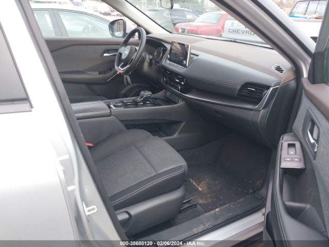 5N1BT3BB5NC693598 Nissan Rogue Sv Intelligent Awd