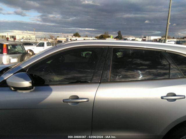 SADCJ2FX4JA299454 Jaguar F-pace 25t Premium