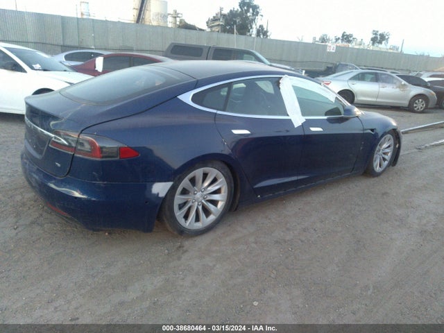 Tesla Model S 60/75 2017 5YJSA1E16HF178814 Image 4