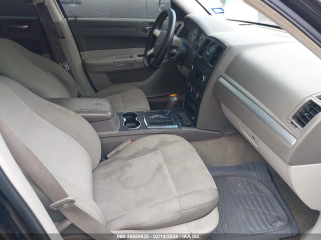 2008 CHRYSLER 300 LX VIN: 2C3KA43R58H329022