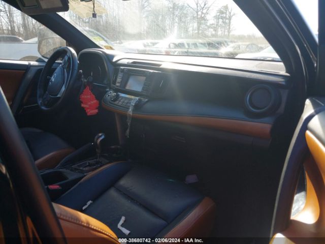 2T3JFREV8JW742302 Toyota RAV4 SE