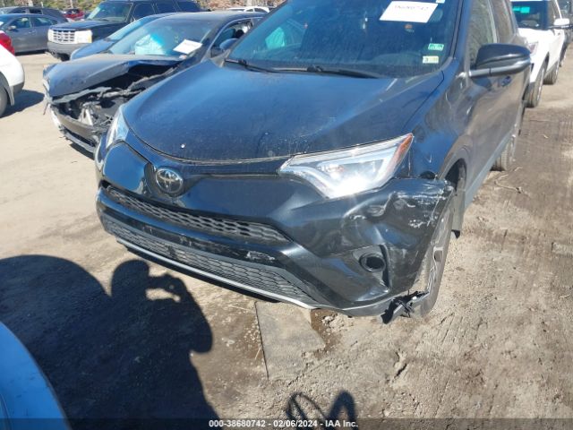 2T3JFREV8JW742302 Toyota RAV4 SE