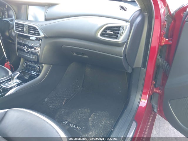 SJKCH5CP4HA035722 Infiniti Qx30 Sport
