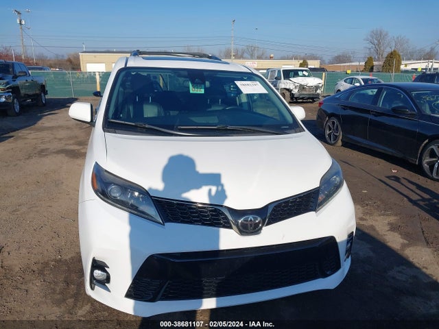 2018 TOYOTA SIENNA SE 8 PASSENGER VIN: 5TDXZ3DC8JS903988