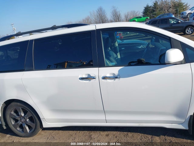 2018 TOYOTA SIENNA SE 8 PASSENGER VIN: 5TDXZ3DC8JS903988