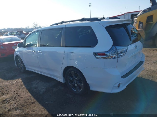 2018 TOYOTA SIENNA SE 8 PASSENGER VIN: 5TDXZ3DC8JS903988