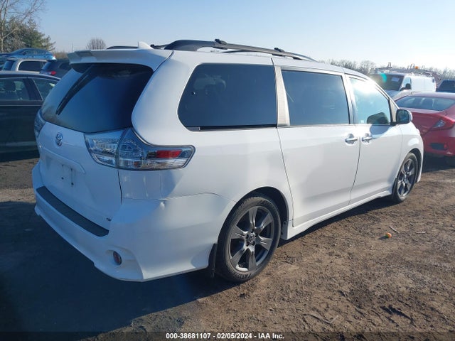 2018 TOYOTA SIENNA SE 8 PASSENGER VIN: 5TDXZ3DC8JS903988
