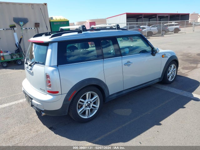 2011 MINI COOPER CLUBMAN WMWZF3C57BTY00677 Photo 3